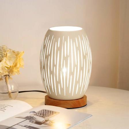 Sengebordlampe med metallskjerm og trebase, soveromslampe, dekorativ nattlampe med Edison-pære for hjemmebryllup, fester (geometrisk form White 