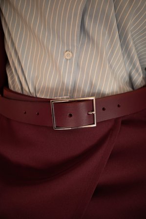 Premium Selection - Belterem i skinn med firkantet spenne - Belter - Burgundy - S / M