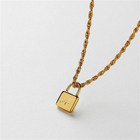 Hanna Necklace Engraving