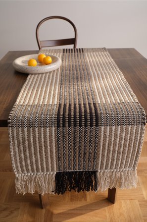 Jotex - Håndvevd Bordløper Naturlig/svart - OSAKA - Kjøp Bordløpere hos Jotex