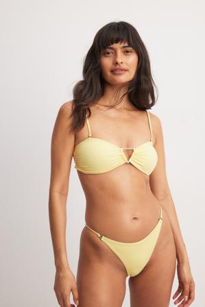 Amanda MPN x NA-KD - Bikinitruse med trekantdetaljer - Bikinier - Gull - Large