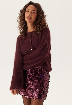 Bubbleroom - Fluffy Knitted Pearl Cardigan - Burgundy - Kläder
