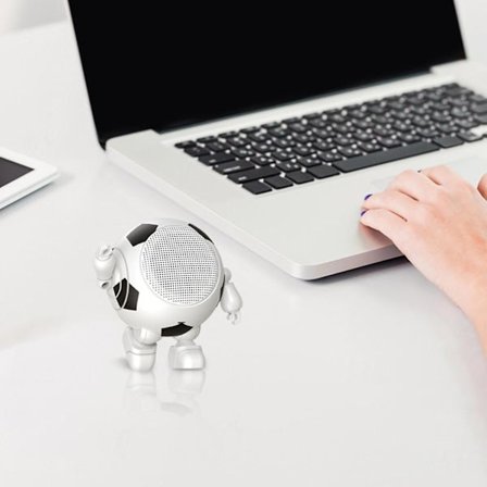 Bärbar Bluetooth-robot-högtalare (vit)