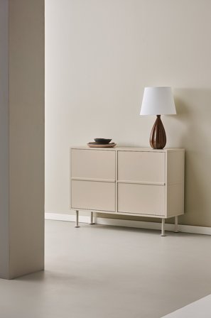 Jotex - Skjenk Beige - KIPP - Kjøp Skjenker og avlastningsbord hos Jotex