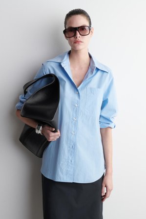 COS Frauen Elegantes Oversized Hemd in Blau