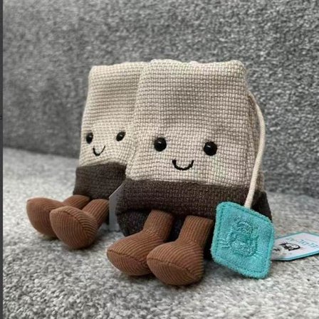 Jellycat Bartholomew plyslegetøj, blødt og behageligt, perfekt til børn, Valentinsdagsgaver, samleobjekter og teposer.