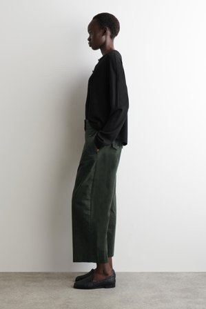 COS Women's Pantalones Cropped De Pana in Verde