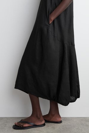 COS Lniana Sukienka Maxi in Czarny