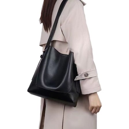 Bucket Handväska SVART