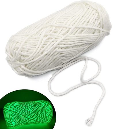 Självlysande garn kompatibelt med stickning och virkning, vitt