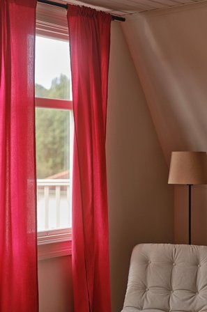 Jotex - Gardin Med Multifunksjonsbånd 2-pk Rød - SADIE - Kjøp Multifunksjonsgardiner hos Jotex