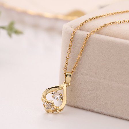 Nytt halsband i titanstål, modernt, enkelt, litet design