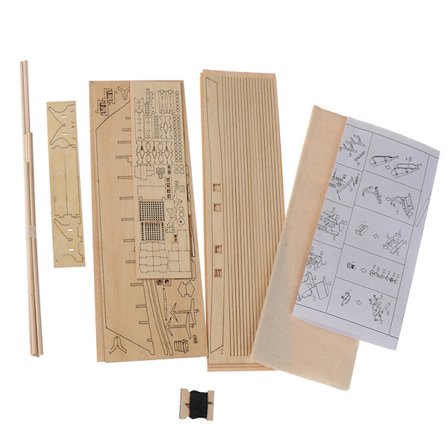 Purjehdus tee-se-itse -laivakokoonpanomallin puinen venekoristelu