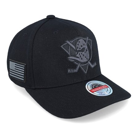Mitchell & Ness - Hatstore Exclusive x Anaheim Ducks Black Flag Black Adjustable Adjustable Black Cap - NHL @ Hatstore