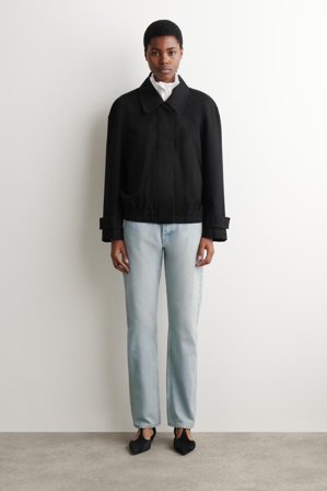 COS Pipeline Jeans Mit Schmalem Bein in Blau - Frauen