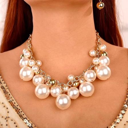 Naisten Statement Kulta Lyhyt Ketju Riippuva Helmi Kaulakorut Paksut Tekohelmi Ryhmä Kaulus Bib Choker Kaulakoru Ja Korvakorut Sarja Naisille Lahja [