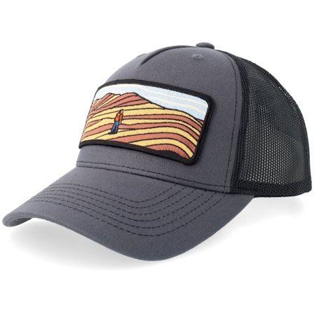 Wild Spirit - Grå trucker Keps - Desert Adventure Wide Patch Charcoal/Black Trucker @ Hatstore