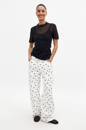 Handpicked x NA-KD bedruckte gerade Jeans mit mittlerer Taille - Mid Waist Jeans - Offwhite/Blumen - EU 40