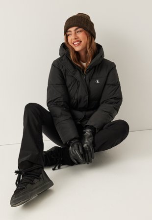 Calvin Klein Jeans Belted Midweight Puffer UB1 Black Vaatteet