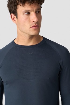 ICANIWILL - Stride Seamless Longsleeve Men Dusty Navy - Heren - sportkleding van ICIW