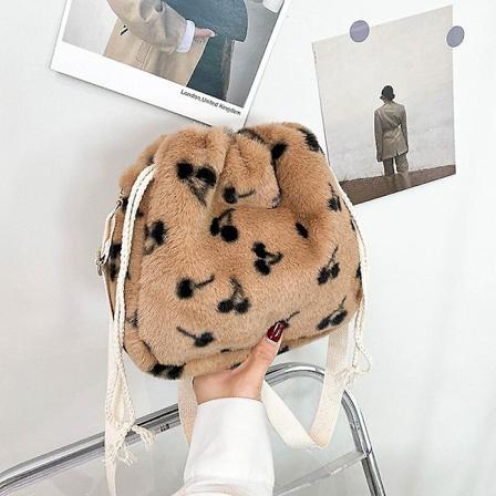 Koreansk Ins utländsk flicka söt plysch plyschväska student budväska mjuk syster enkel axelväska dam Auburn