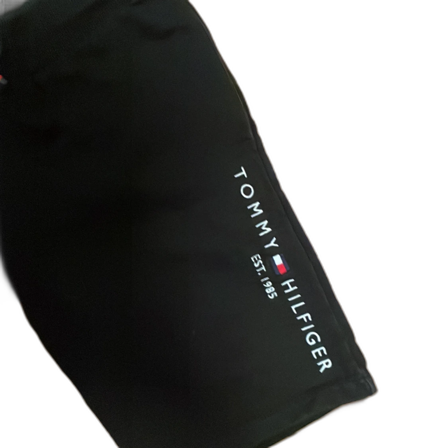 Säljer ett par Tommy HILFIGER shorts