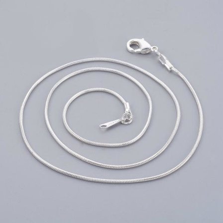 1 Silverpläterad ormlänk kedja 1,2 mm. bred c:a 43 cm. Lång