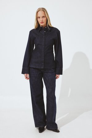 Victoria Quitzau x NA-KD tailliertes Jeanshemd - Jeanshemden - Blau - EU 42