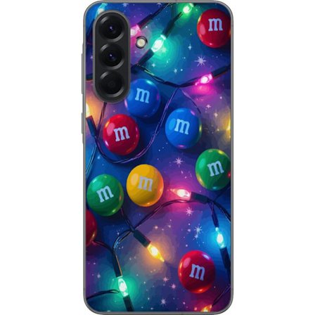 Kompatibel Mobilcover til Samsung Galaxy A56 Farverige M&M-slik spredt blandt skinnende lyskæder i rødt, blåt, grønt og gult mod en mørk, stjerneklar