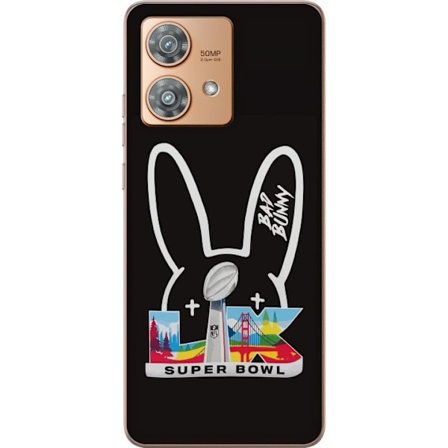 Yhteensopiva Puhelinkuori Motorola Edge 40 Neo Bad Bunny muotokuvassa avoimella paidalla, tatuoinneilla ja kiharaisilla hiuksilla tyylikkäässä muotiku