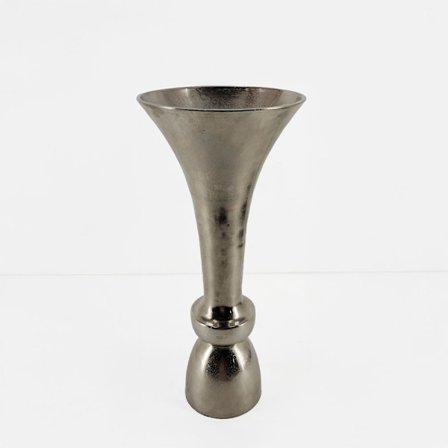 Vase i sølvnikkelaluminium, 23x23x50 cm