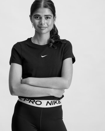 Nike G Nsw Tee Ss Slim Mod Crop Czarny T-shirty Chłopiec - Kids Brand Store