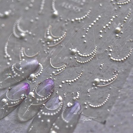 Valkoiset ranskalaiset kynsitarra-arkit 5D Kohokuvioidut helmet Kynsitarroja Romanttinen ranskalainen viiva Kynsikoristeet Valkoiset helmet Korut 