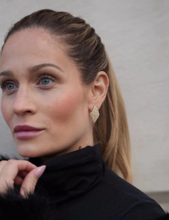 By Jolima Pointy Small Crystal Earring - Gold - ONE SIZE 3 cm