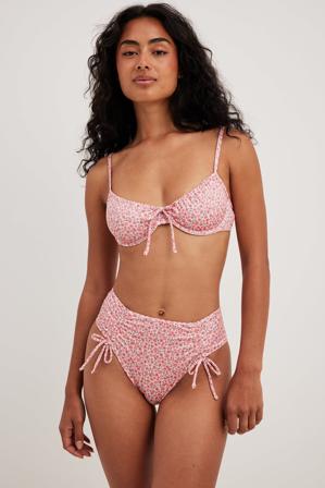 NA-KD Swimwear Högt skuren bikinitrosa - Bikini - Rosa,Flower - Small