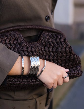 By Jolima Twist Bangle - Silver - ONE SIZE