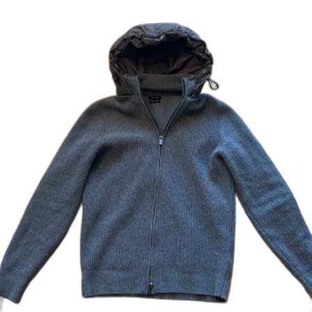 Grå stickad jacka från Massimo Dutti