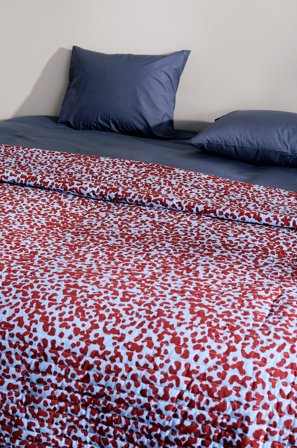 Jotex - Sengeteppe Økologisk Blå/viinrød - MALIA - Kjøp Sengetepper hos Jotex