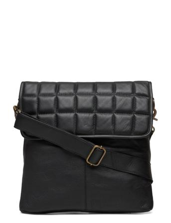 Sofia Big Axelväska Väska Svart RE:DESIGNED EST 2003