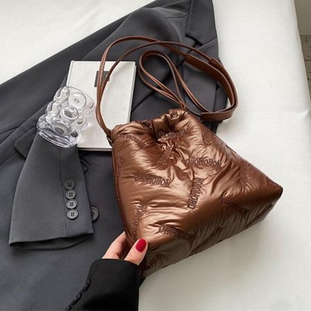 Väska med axelvaddar, Tote Bags BRUN