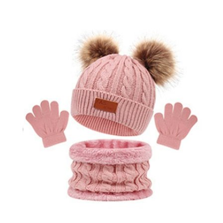 Europeiske og amerikanske barnehatter, skjerf, hansker, tre