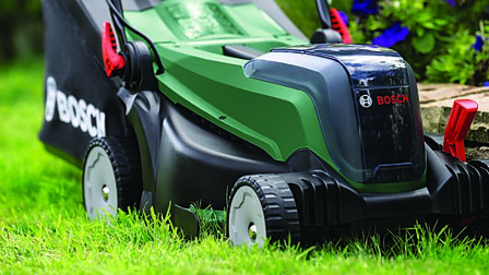 BOSCH Gressklipper Uni Rotak 37cm 2x18V 2x4AH