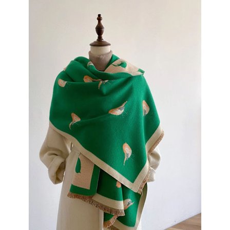 Luksuriøst grønt strikket ullsjal/skjerf, dekorert med fuglemønstre, et unisex vinteromslag.