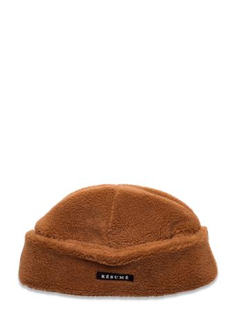 Oswaldrs Hat Brown Résumé