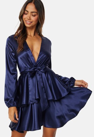 John Zack Satin Sequin Deep V Ruffle Skater Dress Navy Klær