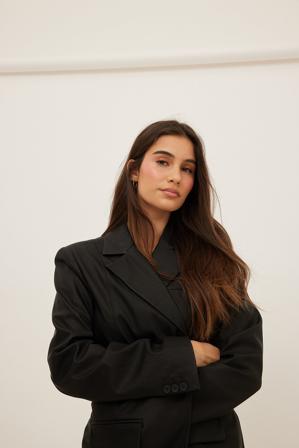 Romee Strijd x NA-KD Blazer en faux cuir à coutures apparentes - Blazers Longs - Noir - EU 32