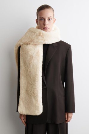 COS Women's Fur Effect Scarf in Beige