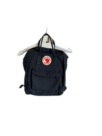 Mörkblå Fjällräven Kånken ryggsäck