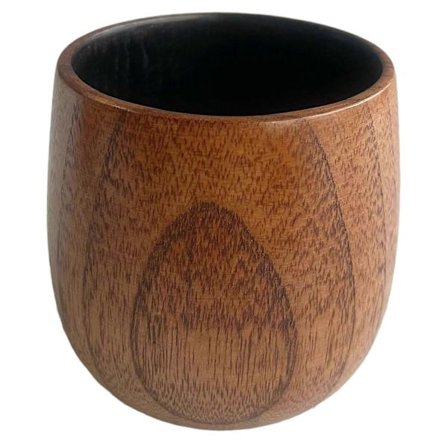 Rustikk kaffekopp i tre for hjemmebruk. Unik brent finish gir rustikk sjarm og tekstur. For utendørs campingtur.