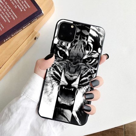 iPhone 12 Pro Max skal tiger svart vit silikon